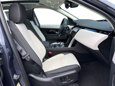 New 2025 Land Rover Discovery Sport S image 30