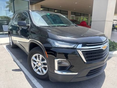 Used 2023 Chevrolet Traverse LS FWD image 1