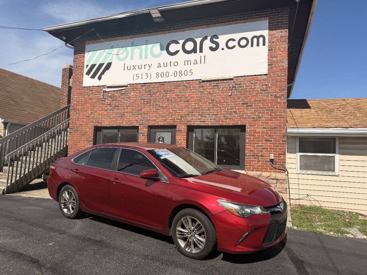 Used 2017 Toyota Camry SE FWD image 1