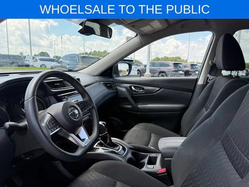 Used 2020 Nissan Rogue SV FWD image 4