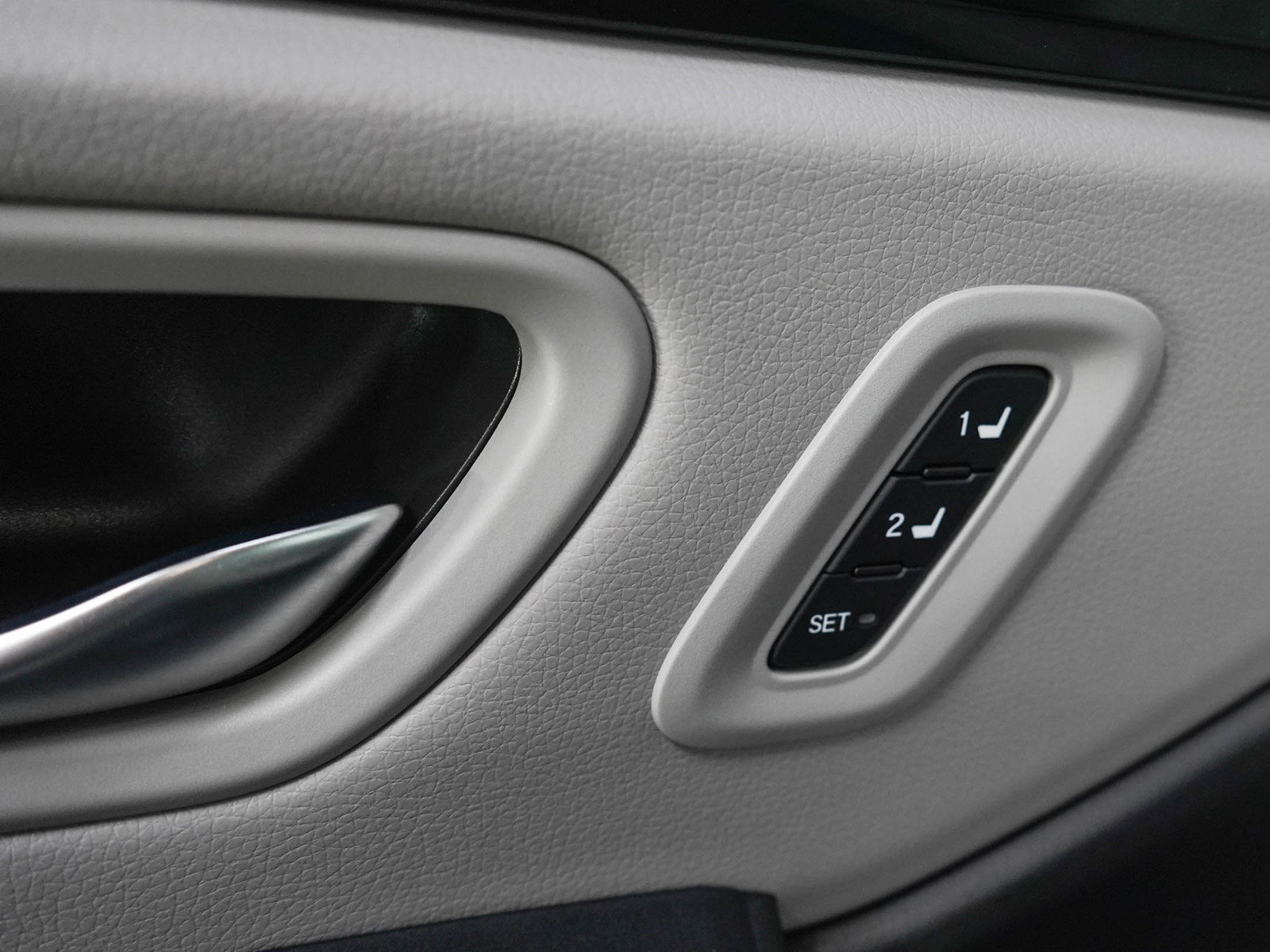 Used 2025 Honda Pilot EX-L image 24