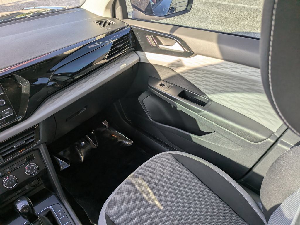 Certified 2022 Volkswagen Taos S FWD image 14