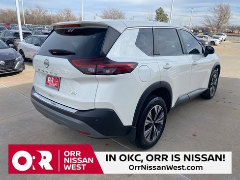 Used 2023 Nissan Rogue SV image 5