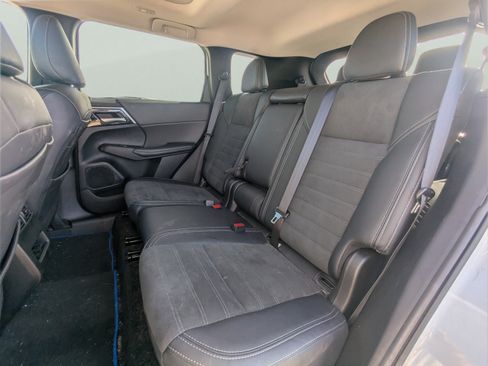 Used 2025 Mitsubishi Outlander SE AWD/4WD image 13
