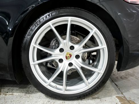 Used 2017 Porsche 718 Boxster RWD image 33