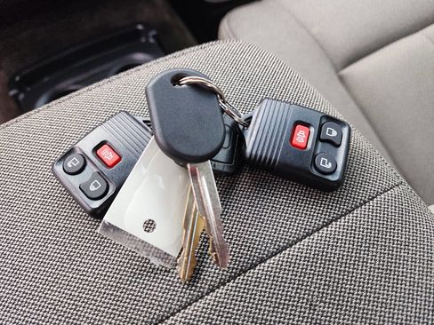 Used 2010 Ford F150 XL image 38