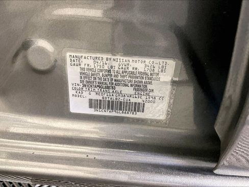 Used 2016 Nissan Versa SV image 42