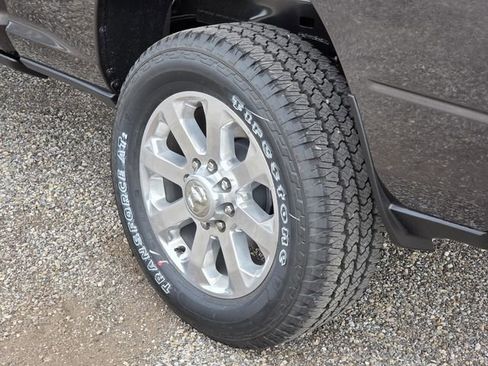 New 2026 RAM 2500 Laramie AWD/4WD image 7