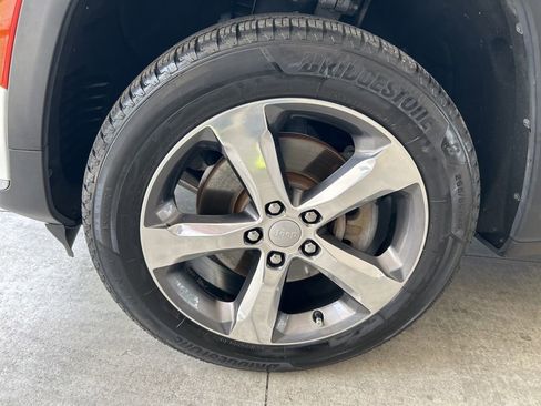 Used 2021 Jeep Grand Cherokee L Limited RWD image 18