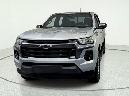 Used 2023 Chevrolet Colorado LT w/ LT Convenience Package II AWD/4WD image 8