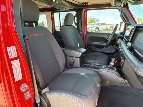 Used 2025 Jeep Wrangler Unlimited Rubicon image 30