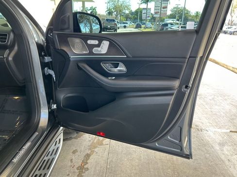 Used 2023 Mercedes-Benz GLS 450 4MATIC w/ AMG Line Exterior image 27