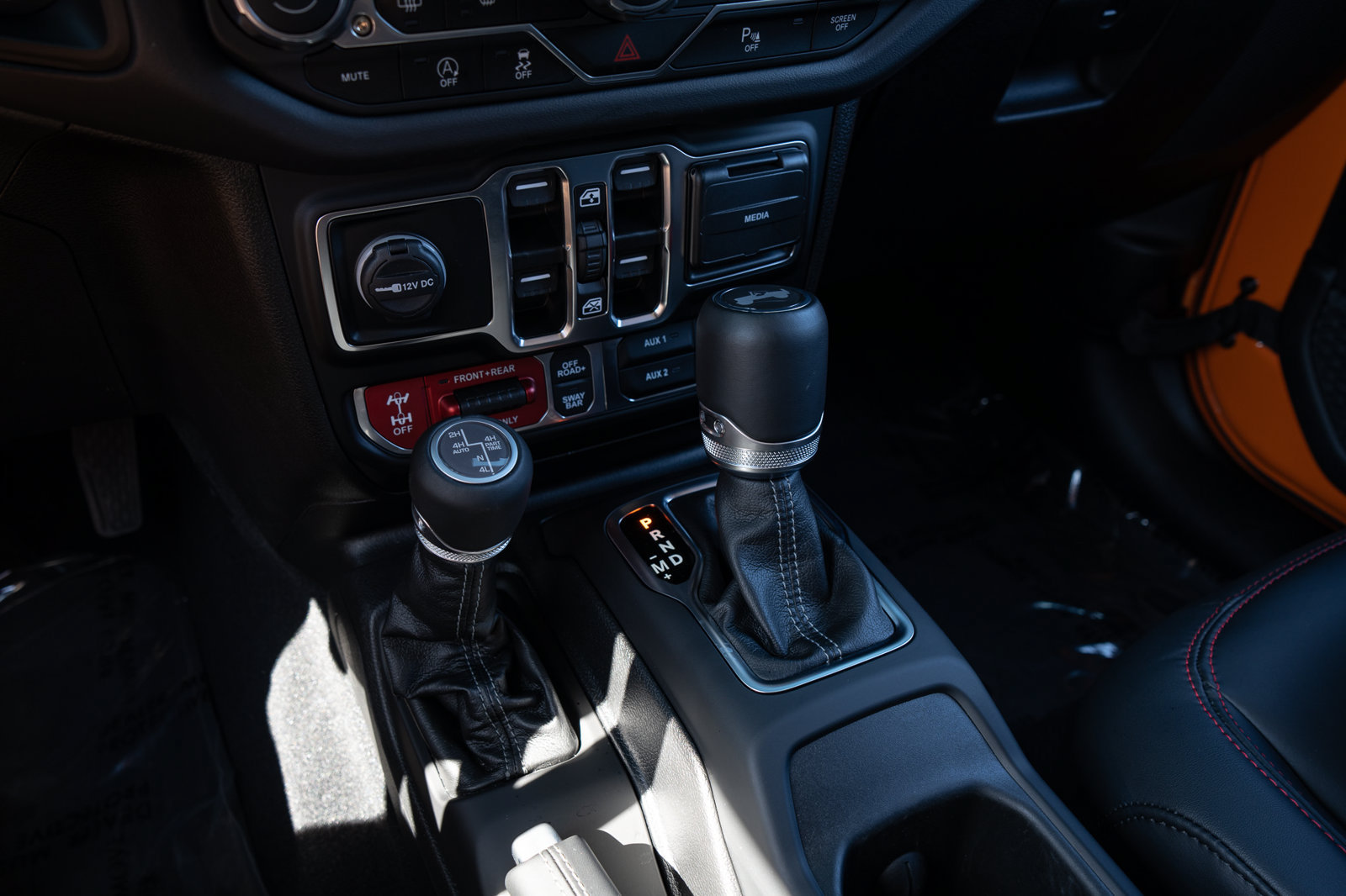 Used 2025 Jeep Wrangler Unlimited Rubicon AWD/4WD image 26