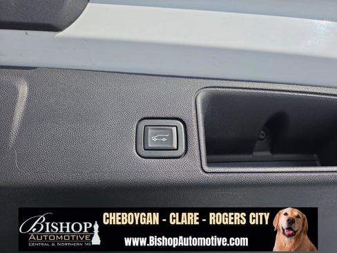 Used 2023 GMC Terrain SLE w/ Driver Convenience Package image 26