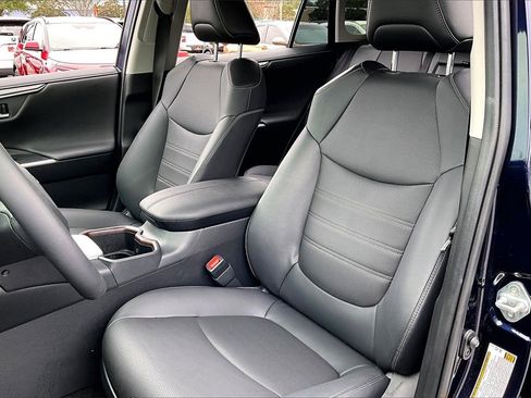 Used 2025 Toyota RAV4 Limited w/ Advanced Technology Package image 18