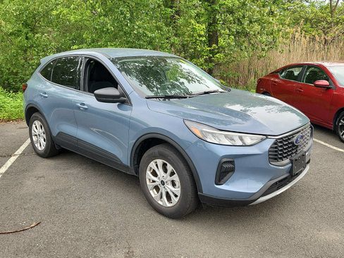 Used 2025 Ford Escape Active AWD/4WD image 3