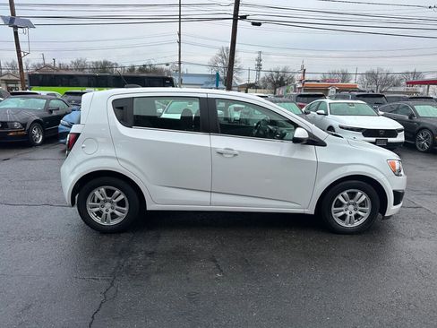 Used 2016 Chevrolet Sonic LT image 8