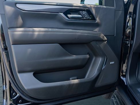 New 2026 GMC Yukon XL Elevation w/ Elevation Premium Package AWD/4WD image 18