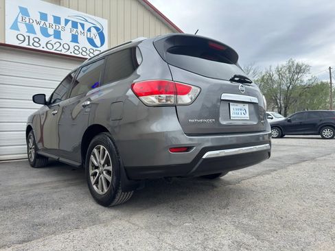 Used 2015 Nissan Pathfinder S image 21