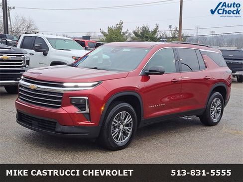 Certified 2024 Chevrolet Traverse LT w/ Trailering Package image 1