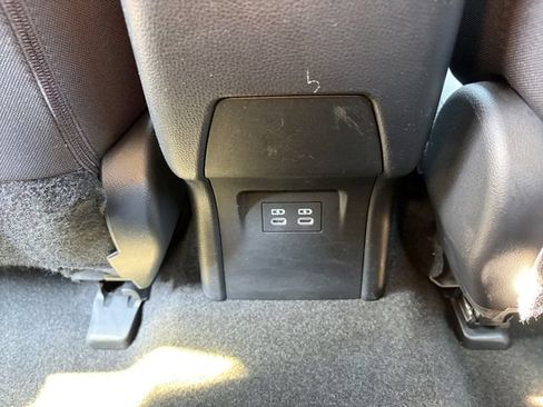 Used 2025 Toyota Prius LE FWD image 20