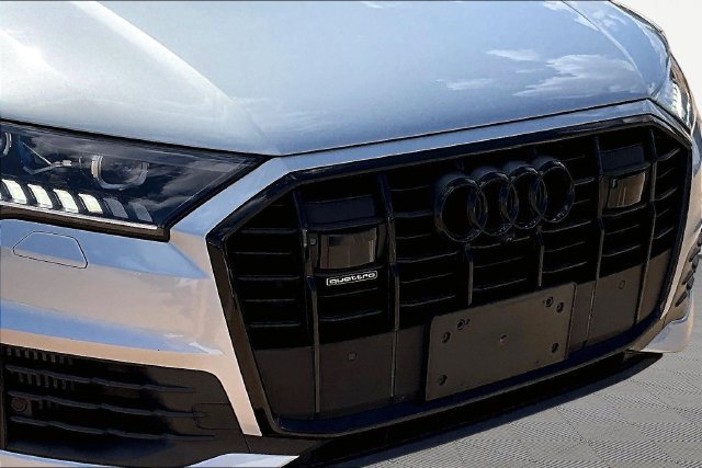 Used 2023 Audi Q7 3.0T Prestige w/ Prestige Package AWD/4WD image 30