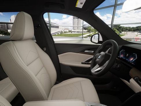 Used 2025 BMW X1 xDrive28i w/ Convenience Package image 36