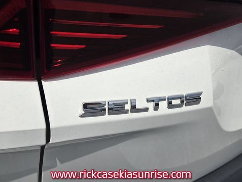 Used 2021 Kia Seltos S FWD image 8