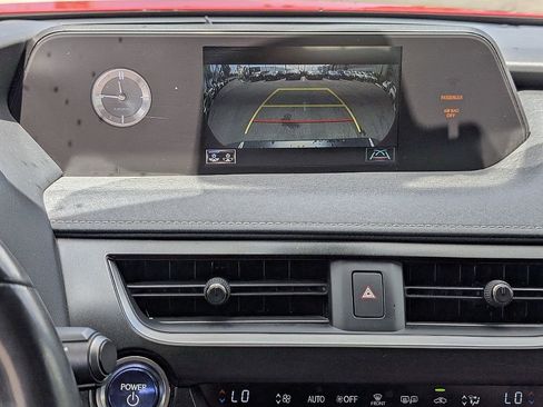 Used 2020 Lexus UX 250h w/ Premium Package image 33