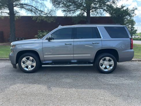 Used 2018 Chevrolet Tahoe LT w/ LT Signature Package RWD image 2