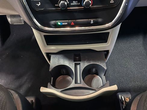 Used 2017 Dodge Grand Caravan SE w/ Power Window Group image 30