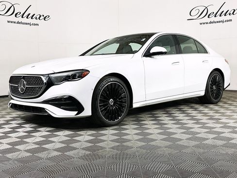Used 2024 Mercedes-Benz E 350 4MATIC Sedan w/ Airmatic Package image 3