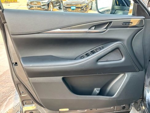 Certified 2024 INFINITI QX60 Luxe image 9