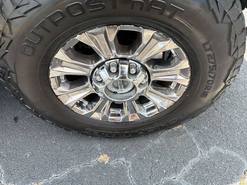 Used 2017 Ford F350 Lariat w/ Chrome Package AWD/4WD image 22