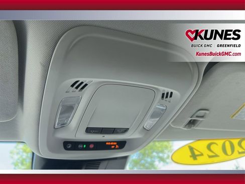 Used 2024 Buick Envision Preferred AWD/4WD image 31