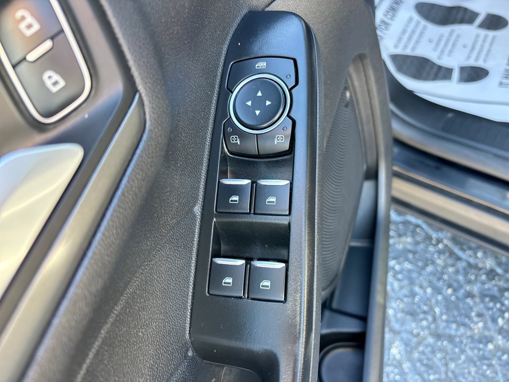 Used 2025 Ford Escape SE FWD image 26