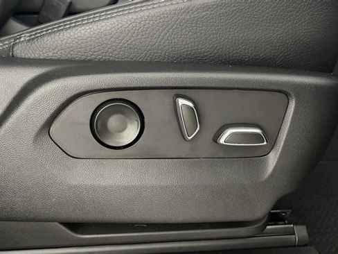 Used 2022 GMC Yukon XL Denali image 53