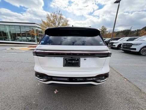 New 2026 Lincoln Nautilus Reserve image 8