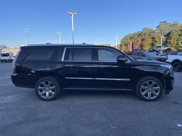 Used 2018 Cadillac Escalade ESV Premium Luxury AWD/4WD image 8