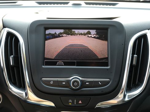 Used 2023 Chevrolet Equinox LT FWD image 17