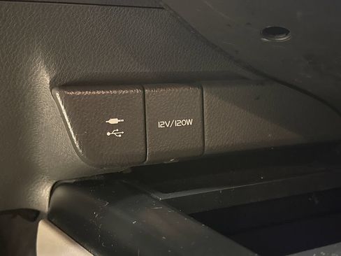Used 2019 Toyota Camry SE FWD image 25