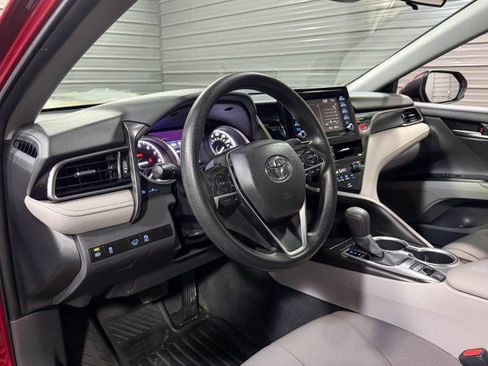 Used 2022 Toyota Camry LE image 10