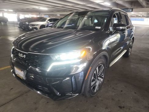 Certified 2023 Kia Sorento SX Prestige w/ Panoramic Sunroof Package AWD/4WD image 5