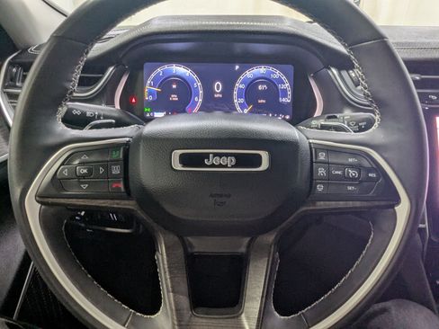 Used 2023 Jeep Grand Cherokee L Limited w/ Trailer Tow Group (B) AWD/4WD image 13