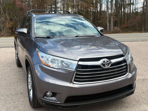 Used 2015 Toyota Highlander Limited Platinum image 6