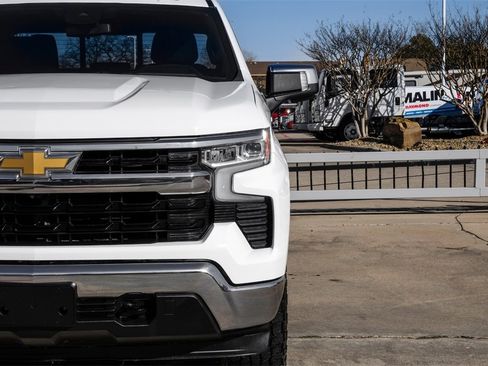 Used 2022 Chevrolet Silverado 1500 LT w/ Z71 Off-Road Package image 49