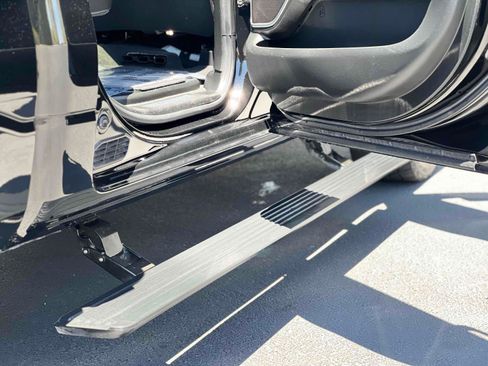 Used 2020 RAM 1500 Laramie AWD/4WD image 20