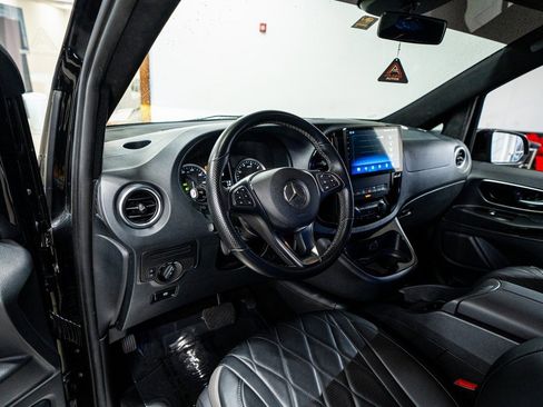 Used 2020 Mercedes-Benz Metris Passenger image 36