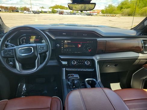 Used 2025 GMC Sierra 1500 Denali Ultimate AWD/4WD image 18