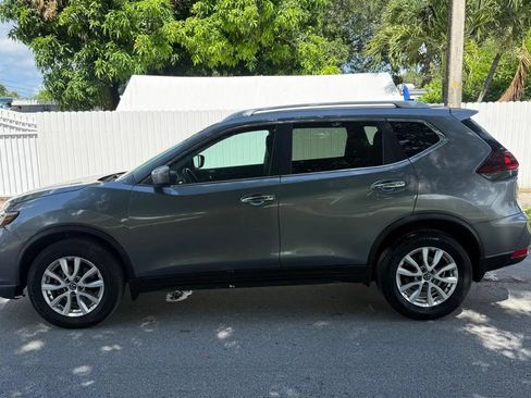 Used 2019 Nissan Rogue SV FWD image 3